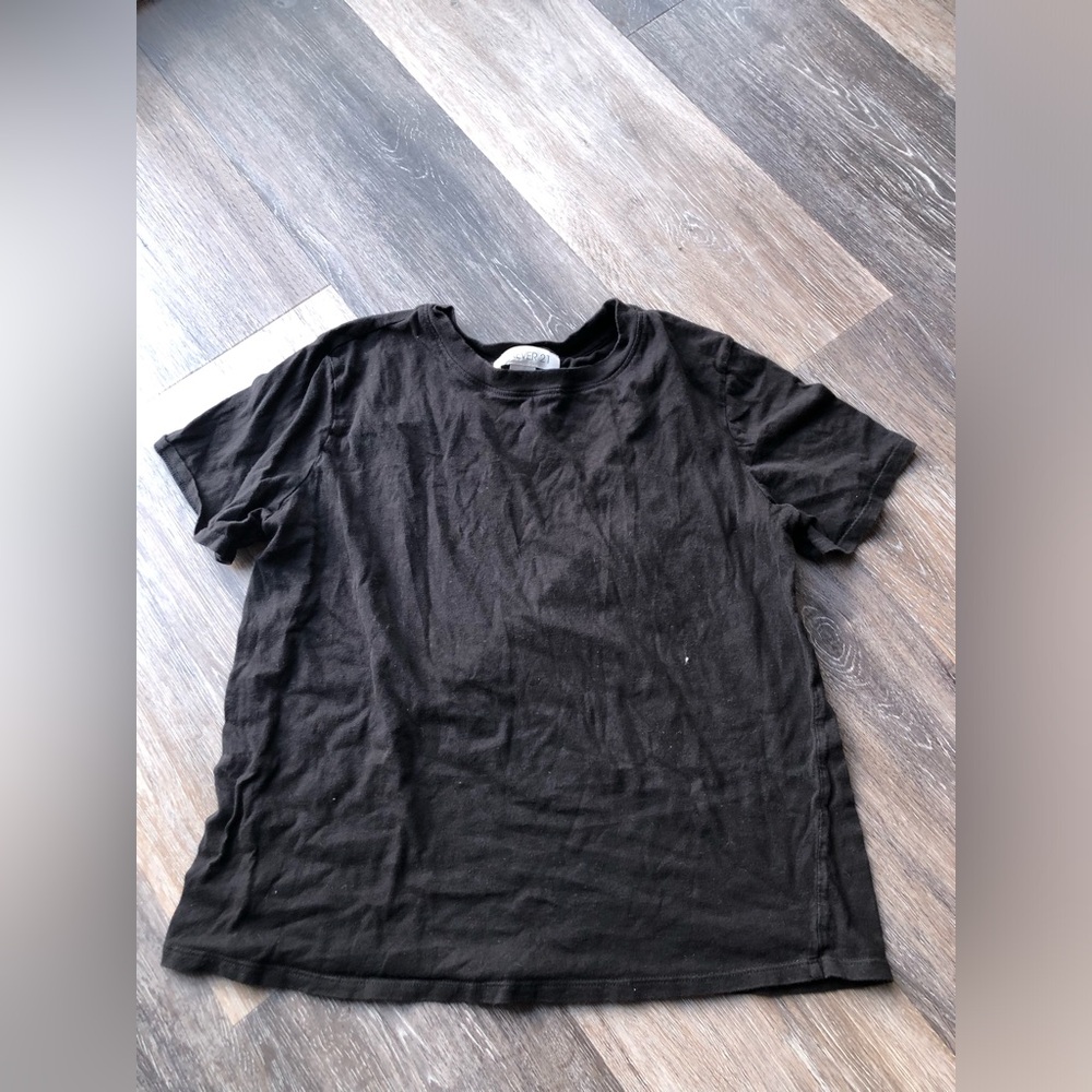 Forever 21 Black Short Sleeve Women’s Tee Size Medium